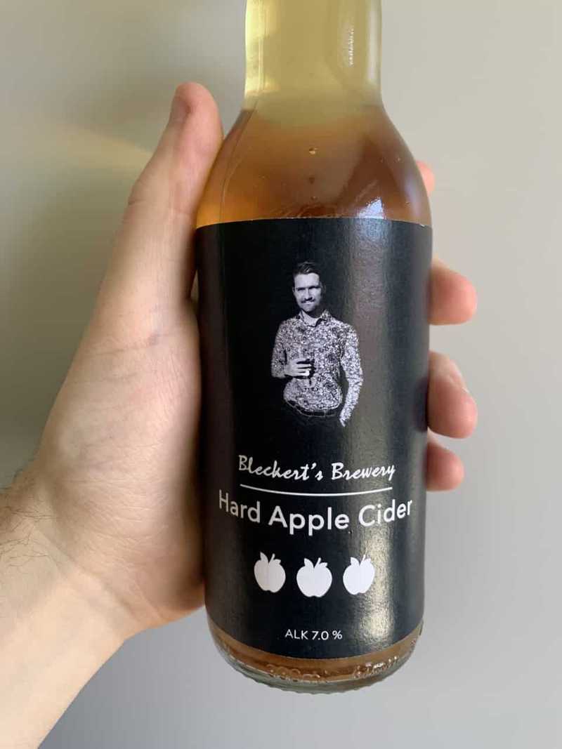 Ciderflaska med egen etikett